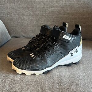 Under Armour Black and White Athletic Cleats